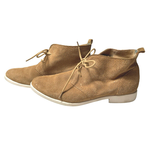 Born Sz 8M Bazau Perforated Brown Leather Lace Up Ankle Chukka Boots Fall Cabin - Picture 1 of 8